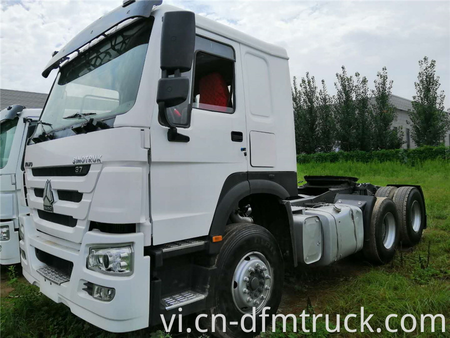 Sinotruck Howo 6x4 Truck Head 371hp 2